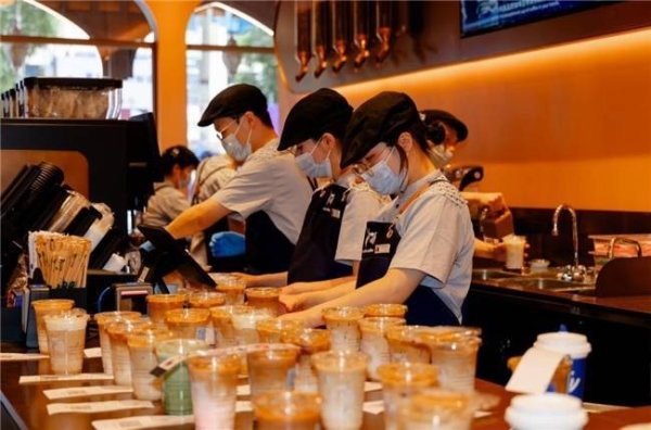 正规的股票配资平台 瑞幸咖啡一季度自营门店同店销售增长率转正，达到8.1%